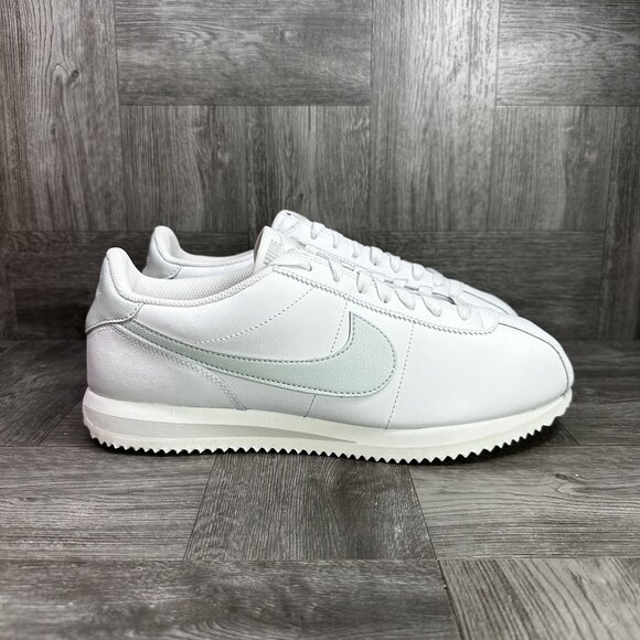 Nike Cortez Women's size 11 White Sage Retro Casual Shoes - Picture 1 of 7